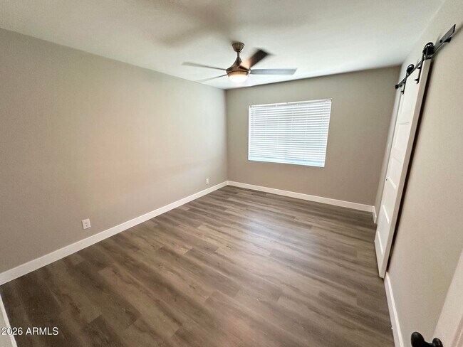 Building Photo - 2220 E Heatherbrae Dr