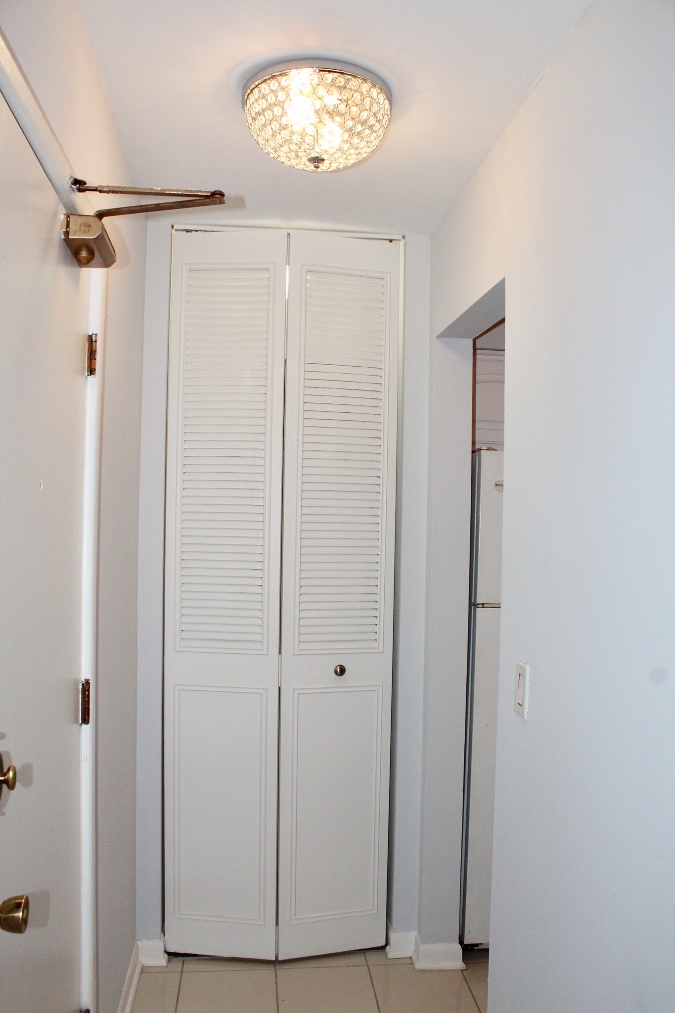 Even has a kitchen pantry! - 426 W Barry Ave