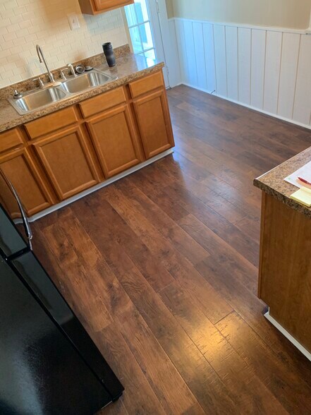 Kitchen - 128 N 6th Ave