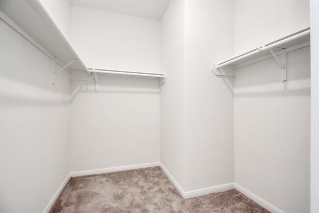 Building Photo - 2030 Domeniko Dr