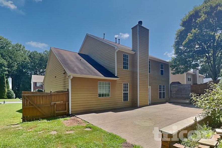 Building Photo - 323 Ivy Manor Dr NW