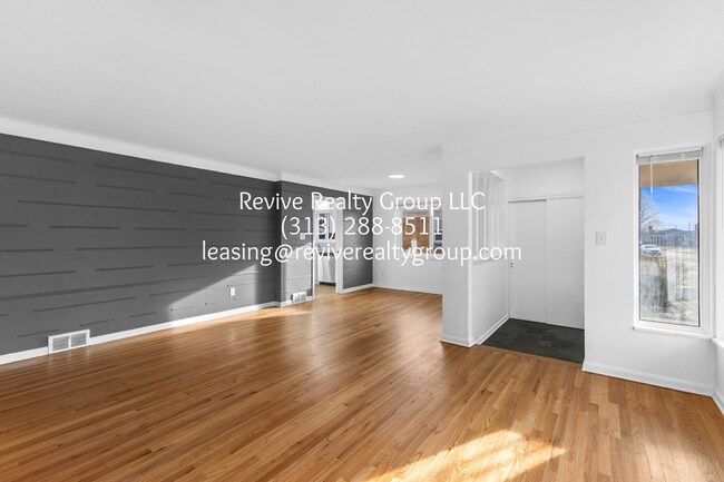 Building Photo - 9284 Jerome