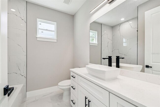 Building Photo - 145 N Orange Ave