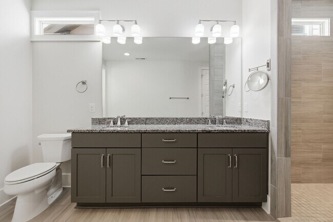 Building Photo - 1926A Castleman Dr