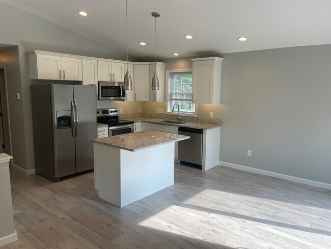 Building Photo - 383 Usquepaugh Rd