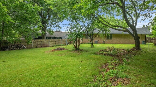 Building Photo - Simply one of those older 3-Bedroom Springdale treasures that you must see.  A three bed / two bath