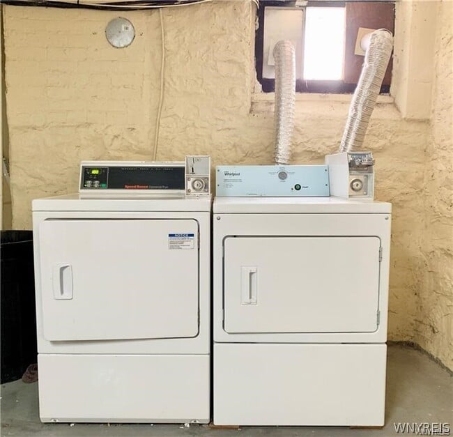 Building Photo - 246 Bryant St