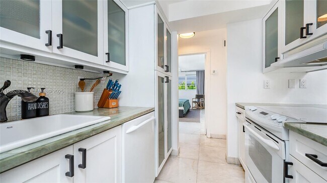 Building Photo - 195 Sunrise Dr