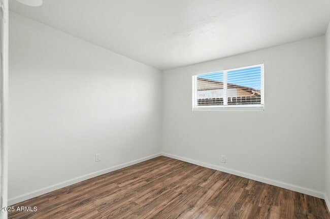 Building Photo - 130 W Harding Ave