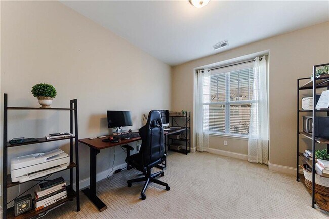 Building Photo - 2022 Cobblestone Cir NE
