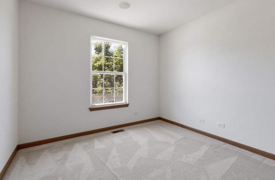 Building Photo - 9861 Thornton Way