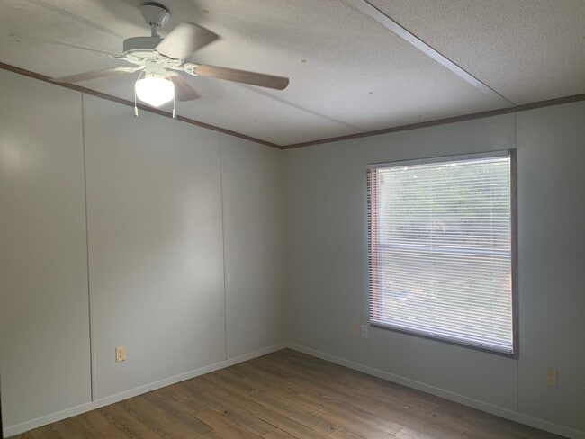 Building Photo - 915 Boulder Bluff