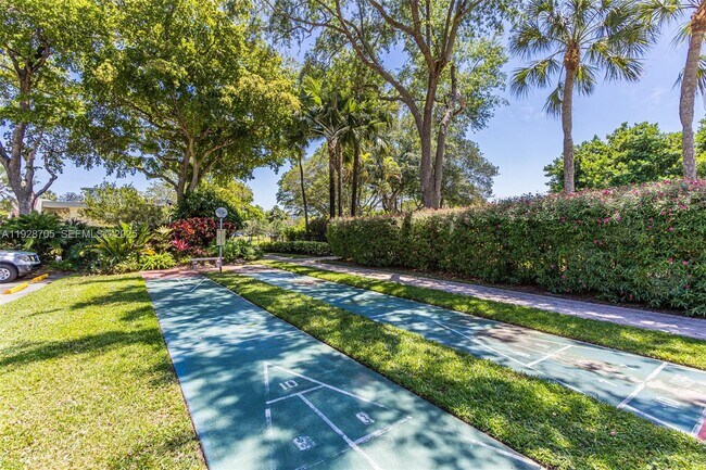 Building Photo - 3090 N Course Dr