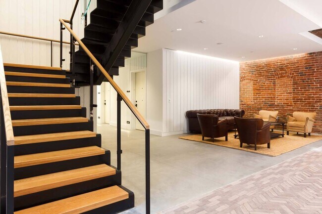 Building Photo - Trendy 1 Bedroom + den in Truxton Circle| Water included!