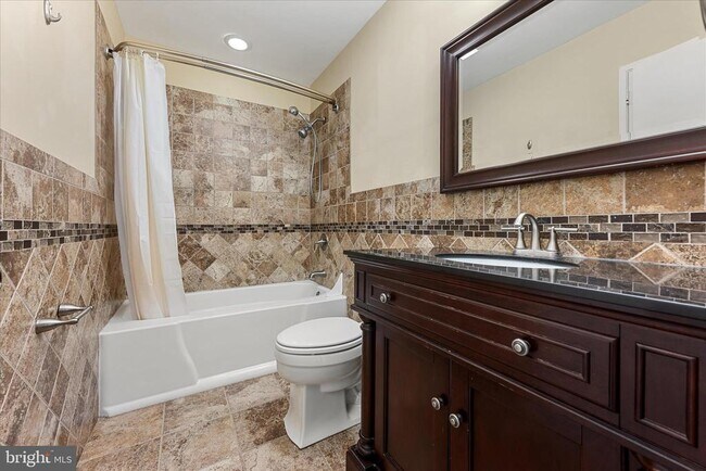 Building Photo - 2337 Glade Bank Way