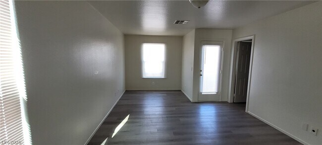 Building Photo - 9229 Millikan Ave