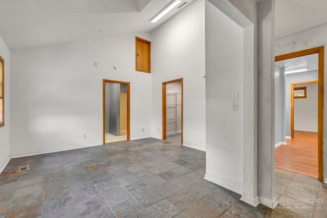 Building Photo - 483 NC-105 Extension