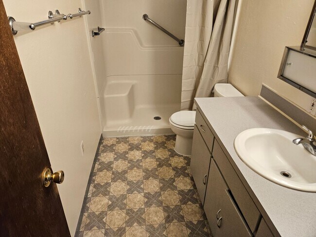 Building Photo - 677n52