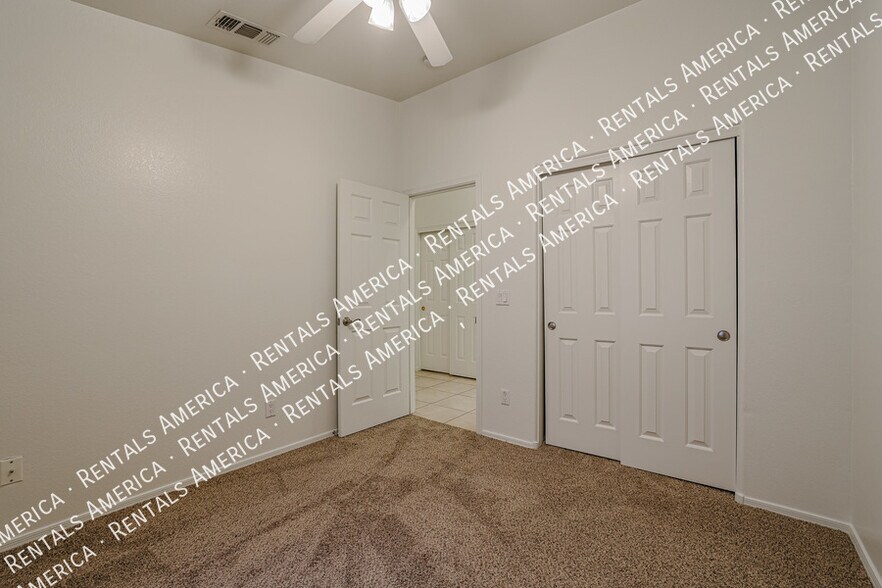 Building Photo - 7158 E Juanita Ave