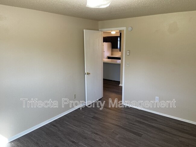 Building Photo - 4951 Basswood Dr