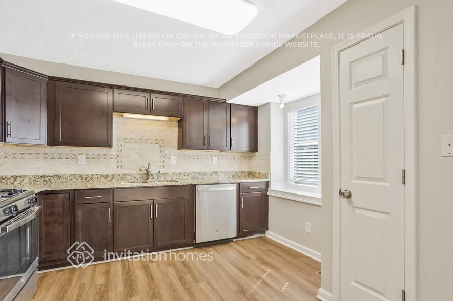 Building Photo - 3639 Regent Dr