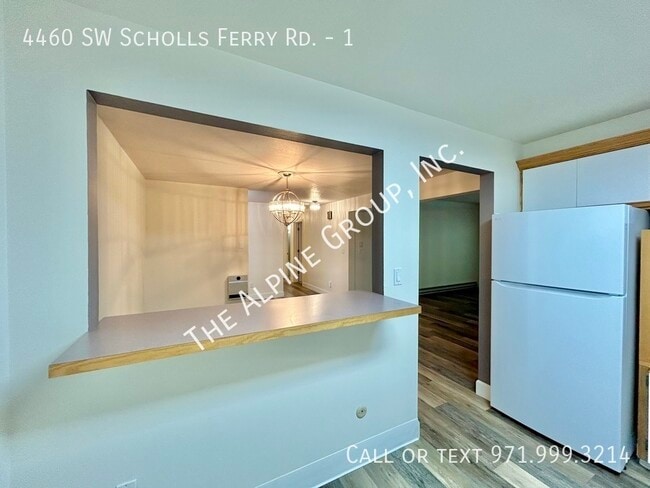 Building Photo - 4460 SW Scholls Ferry Rd