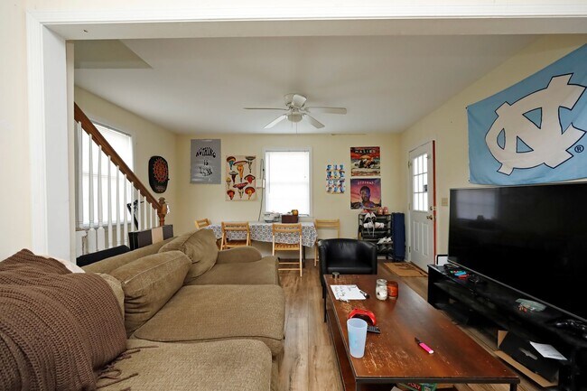 Building Photo - Great home in Chapel Hill!