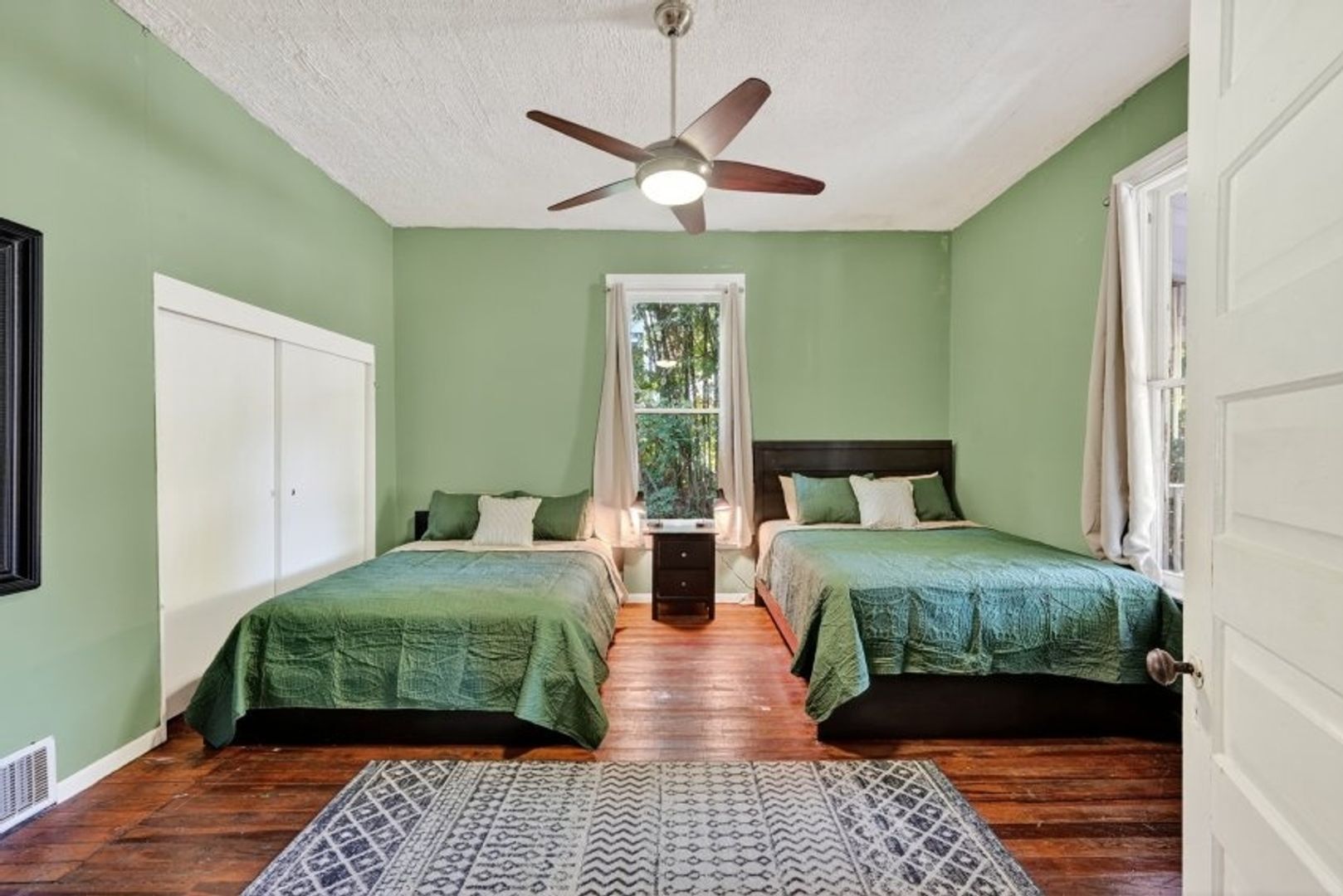 Building Photo - 1455 E Broad St