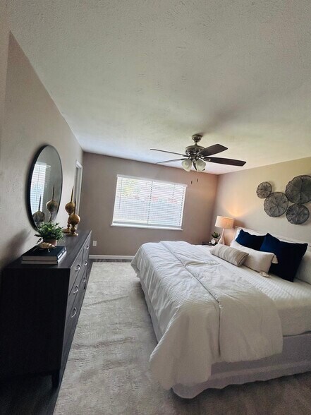 Building Photo - 511 Hanover Dr