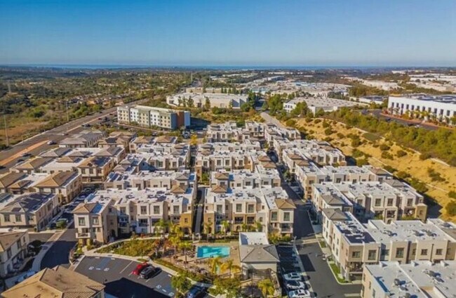 Primary Photo - 2124 Solara Ln