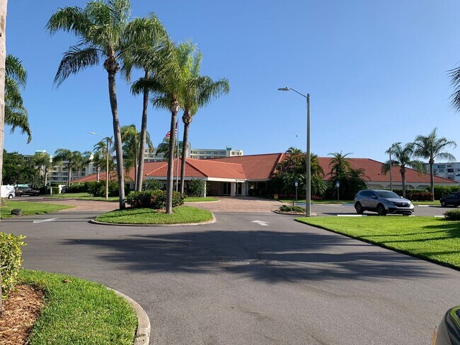 Building Photo - Condo - Coral Pointe At Harbourside with Water Views