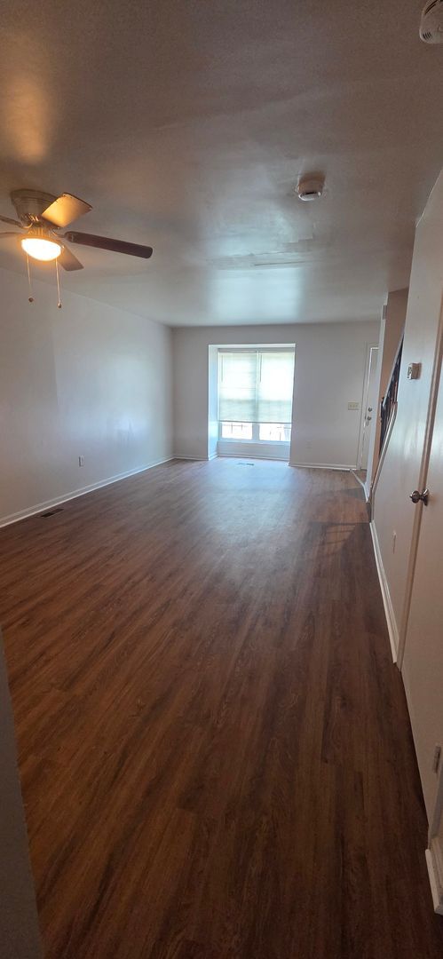 Building Photo - Act Fast! 2 Bedroom Townhome In Columbia