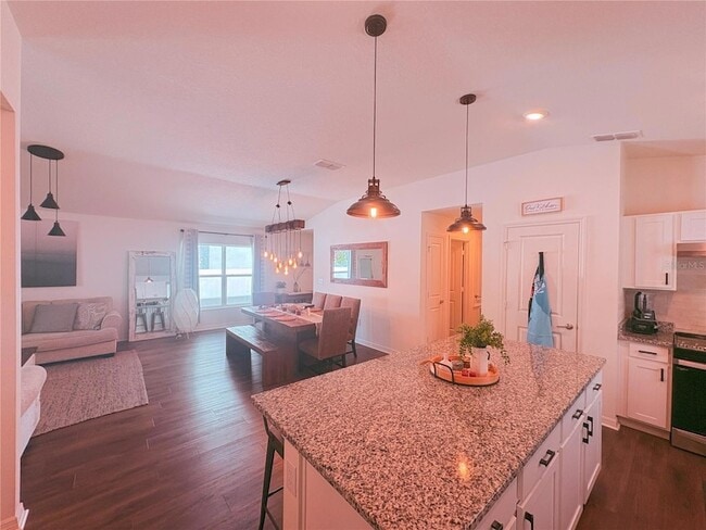 Building Photo - 1084 Papaya Cir.