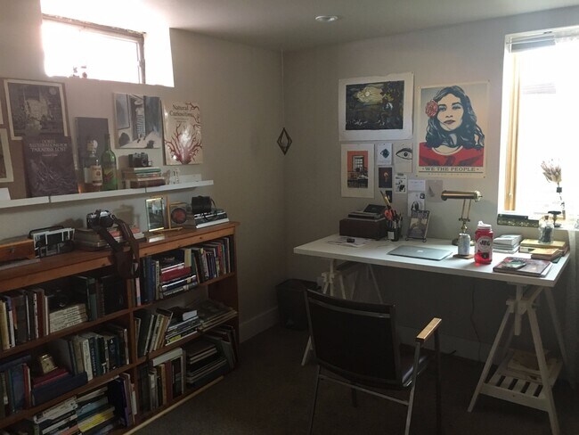 Building Photo - Live a Block Away from Sloan's Lake! Licen...