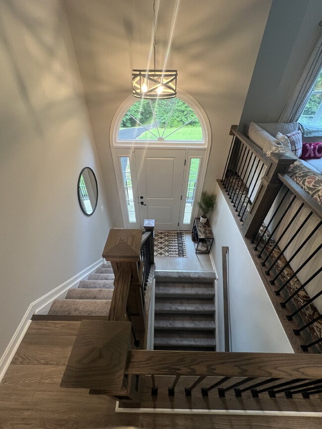 Building Photo - Spacious Multi-Generational Home on 3 Acre...