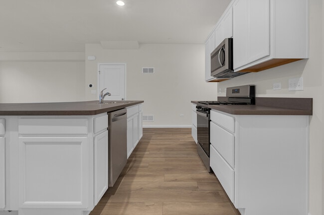 Building Photo - 5917 Hawkweed Dr