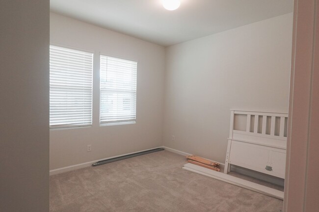 Building Photo - Coming Available! Fully Furnished Option A...