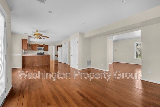 Building Photo - 5602 Grouper Ct