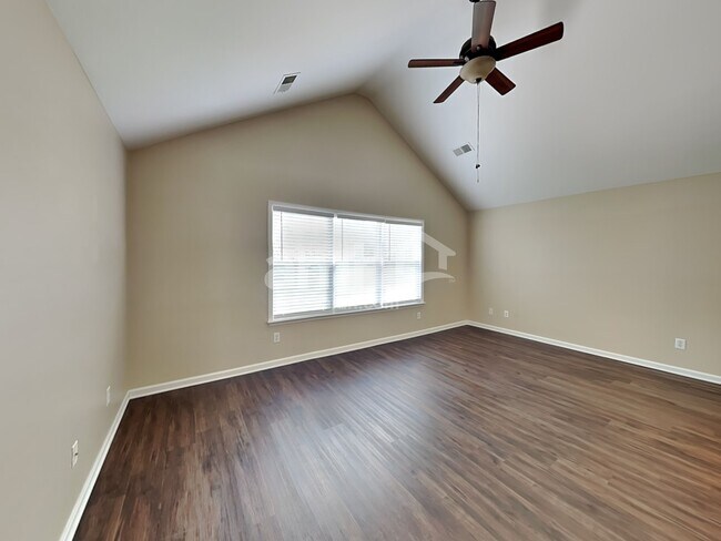 Building Photo - 1542 Cardinal Ln