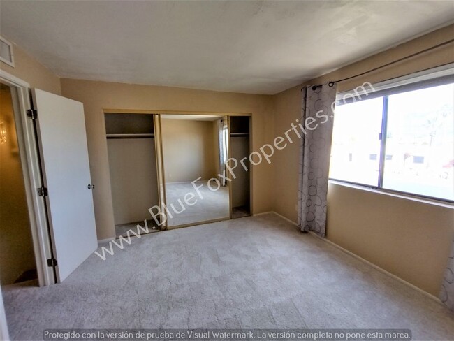 Building Photo - Centrally Located 2 bedroom, 2 bathroom