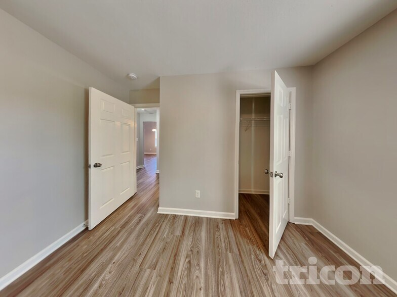 Building Photo - 260 Brookstone Dr