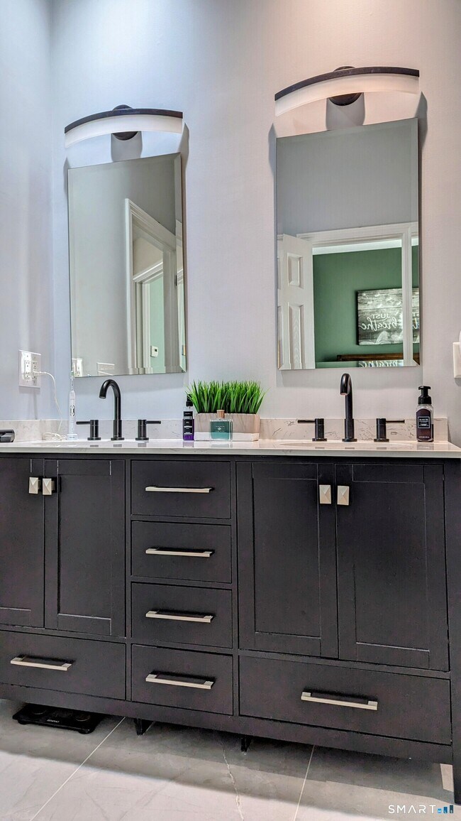 Building Photo - 1306 Briar Woods Ln