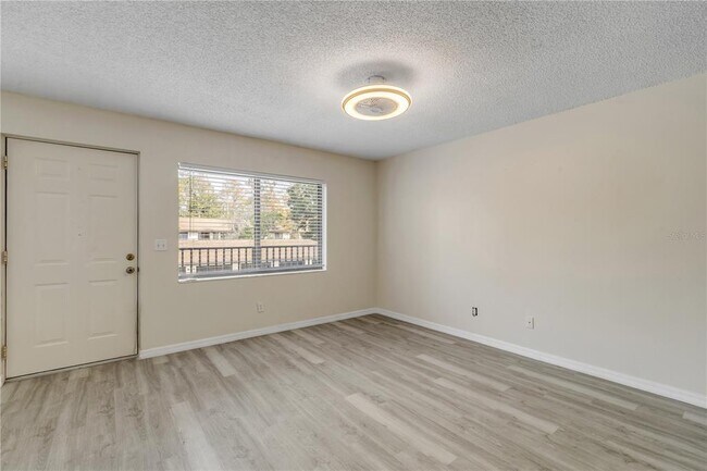 Building Photo - 1601 Big Tree Rd