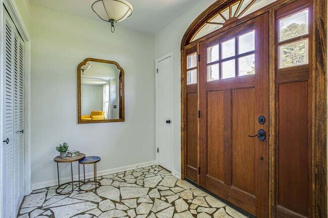 Building Photo - 3610 S Mt Juliet Rd