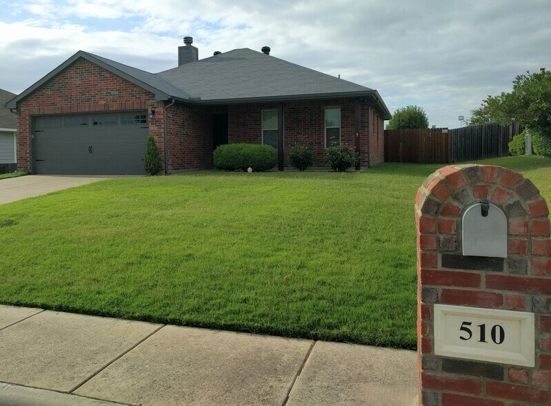510 HARVARD DRIVE - 510 Oxford Loop