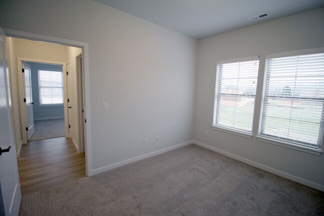 Building Photo - 2206 Rocky Ln