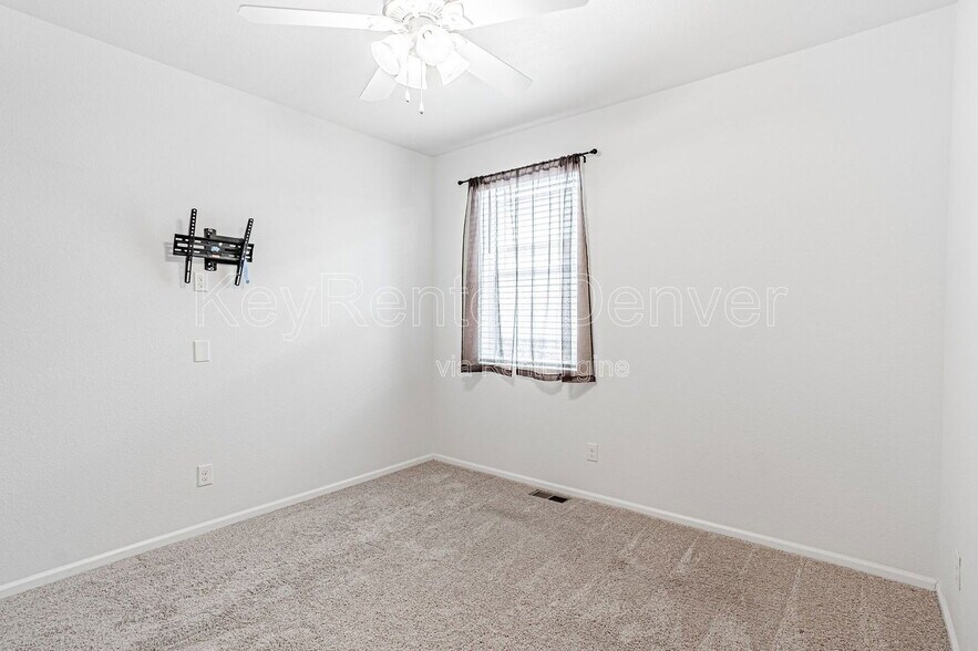 Building Photo - 6037 N Halifax Ct