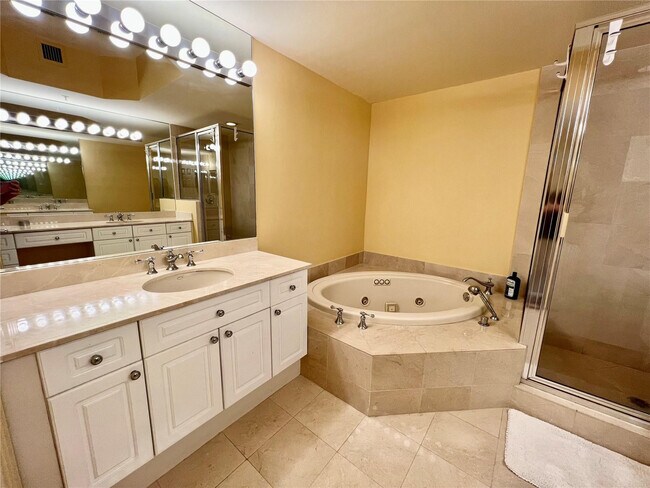 Building Photo - 6001 N Ocean Dr