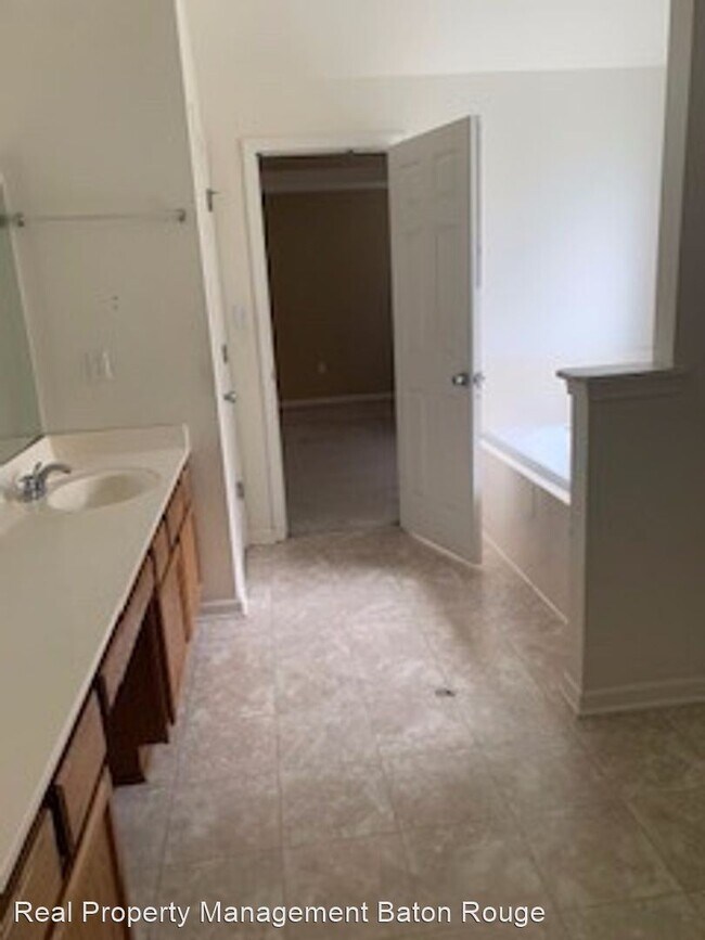 Building Photo - 4 br, 3 bath House - 10043 High Pines Dr.