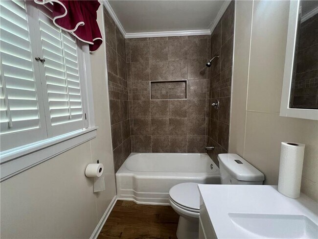 Building Photo - 1304 Pine Valley Rd